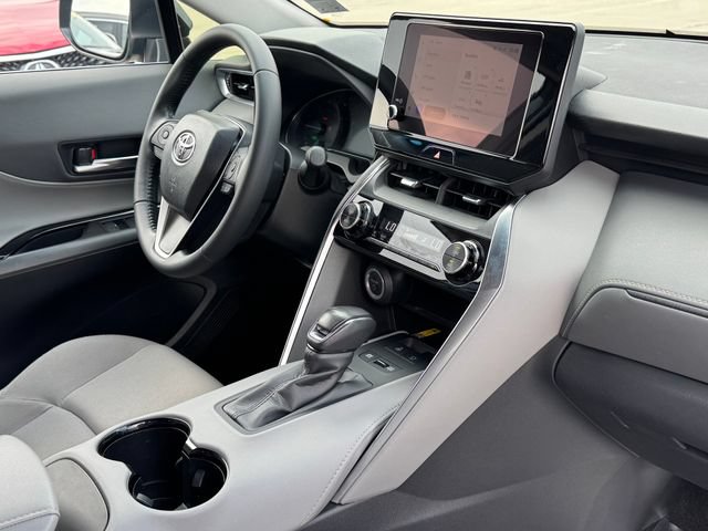 Used 2024 Toyota Venza LE AWD/4WD image 9