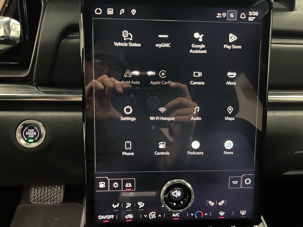 New 2025 GMC Terrain Elevation w/ Technology Package II image 16