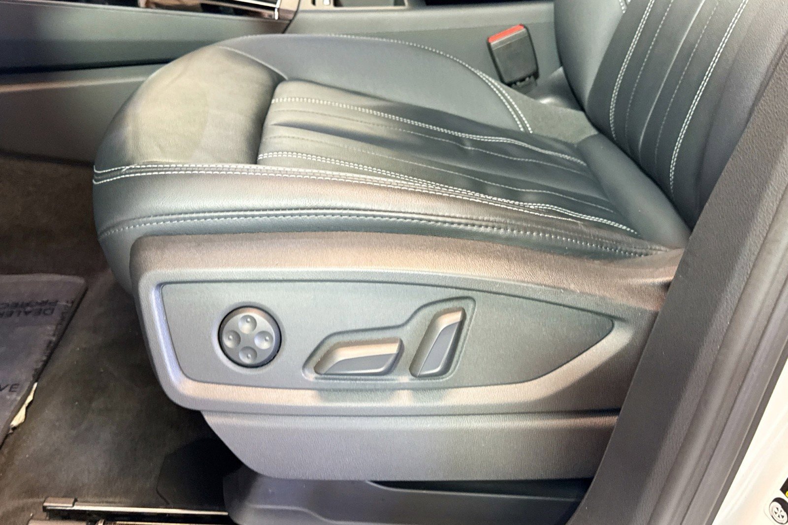 Used 2022 Audi Q5 2.0T Premium w/ Convenience Package image 18