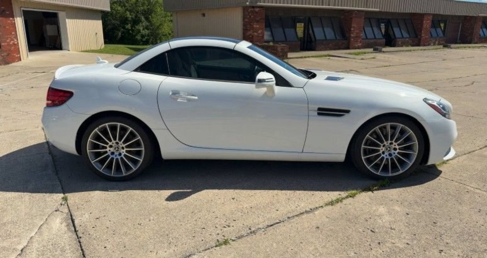 Used 2019 Mercedes-Benz SLC 300 image 9