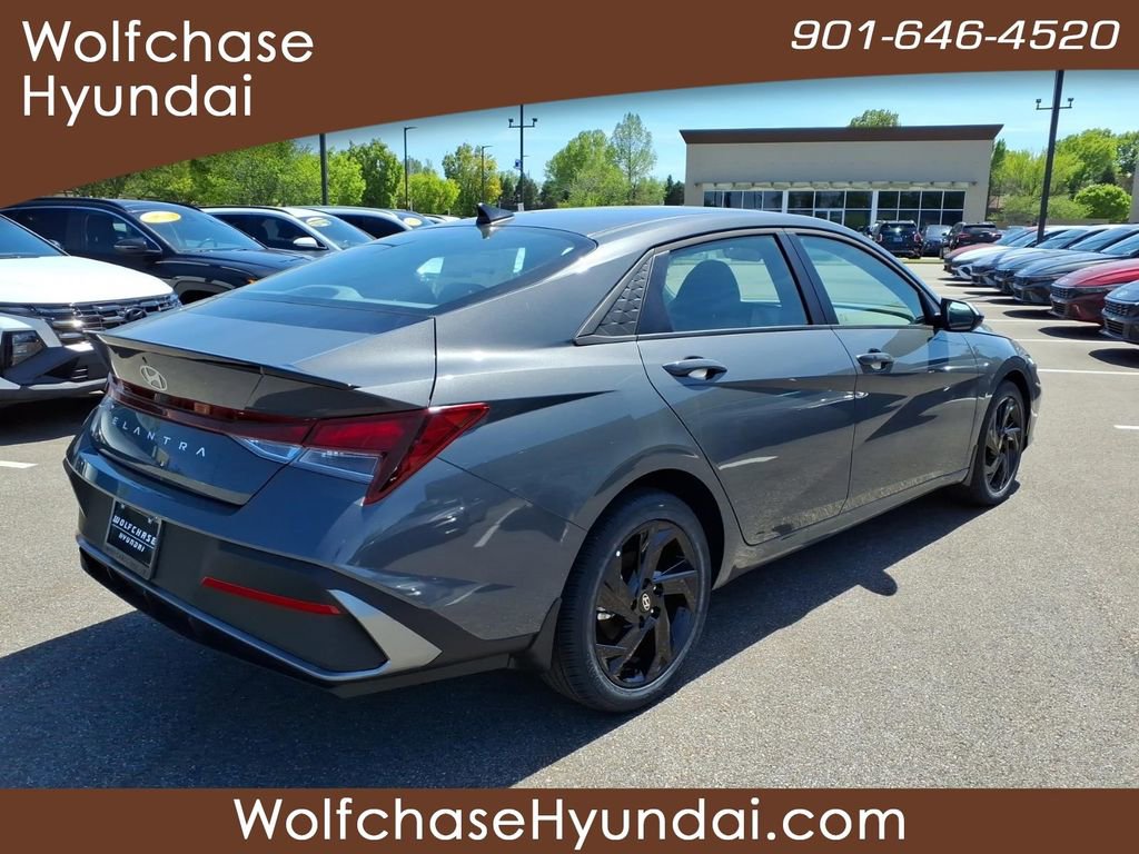 New 2026 Hyundai Elantra Sport FWD image 5