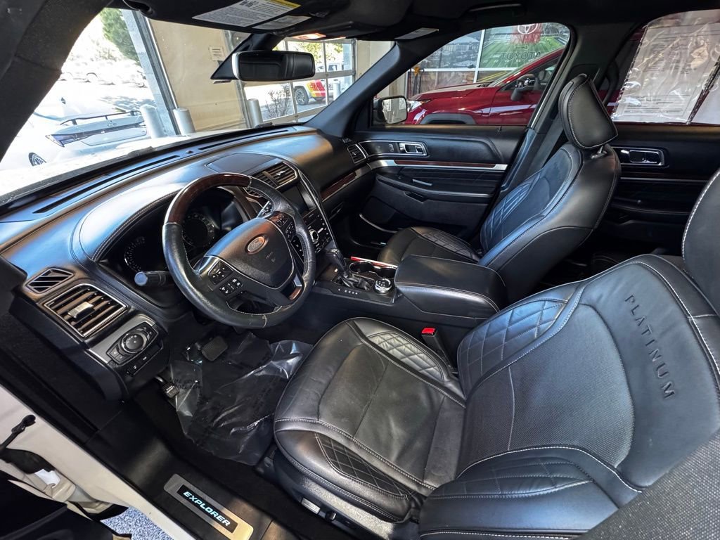 Used 2019 Ford Explorer Platinum image 19