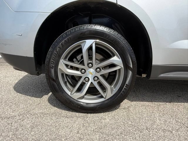 Used 2017 Chevrolet Equinox Premier w/ Enhanced Convenience Package FWD image 9