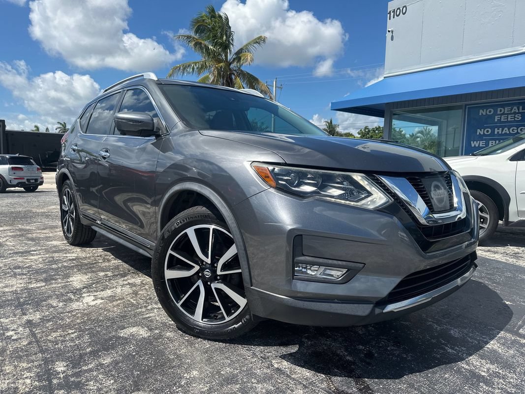 Used 2017 Nissan Rogue SL w/ SL Premium Package FWD image 3