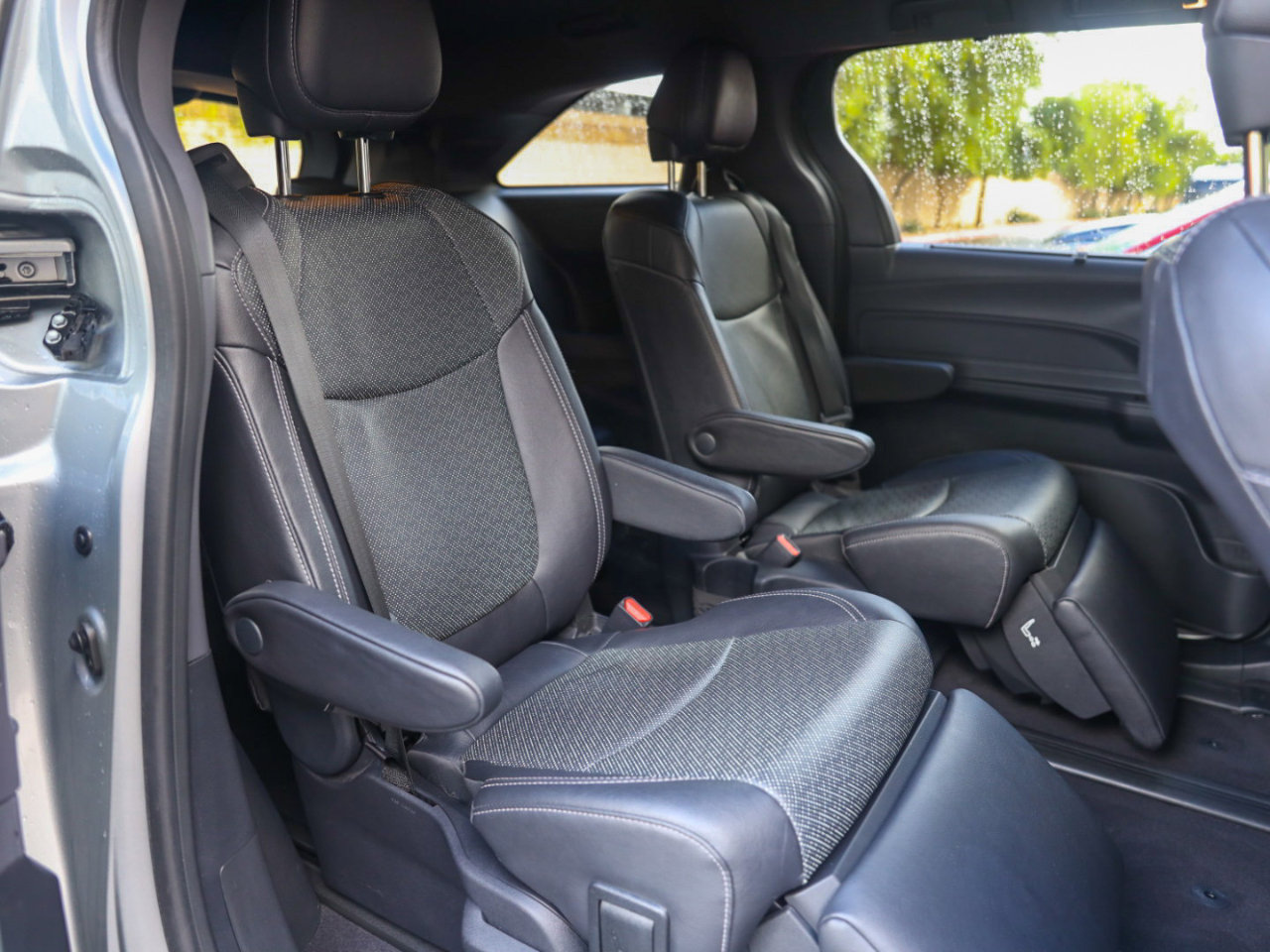 Used 2023 Toyota Sienna XSE image 43