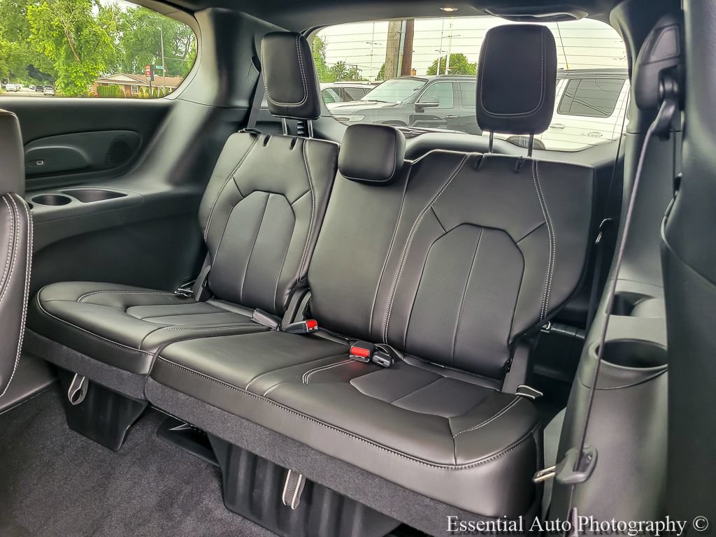 New 2027 Chrysler Pacifica Select w/ Family Tech Group FWD image 19