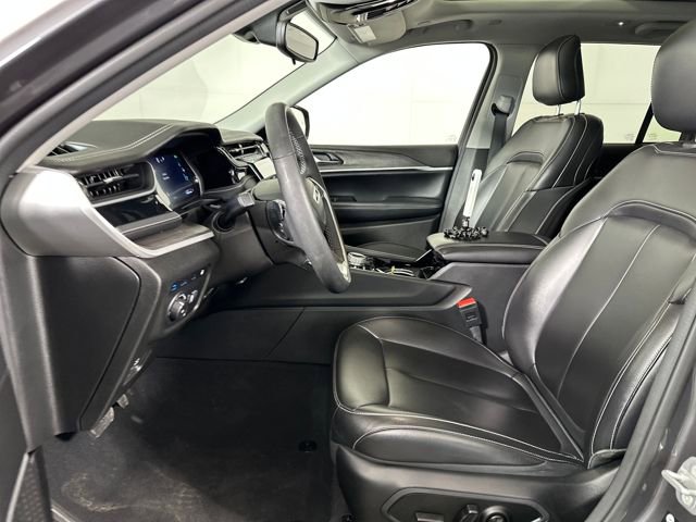 Used 2023 Jeep Grand Cherokee 4WD 4xe image 11