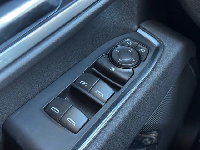 Used 2025 Chevrolet Silverado 3500 LT w/ Convenience Package image 32