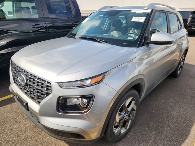 Used 2025 Hyundai Venue SEL image 3