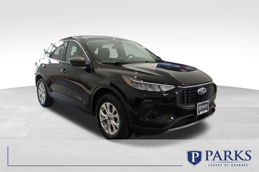 Used 2023 Ford Escape Active AWD/4WD image 1