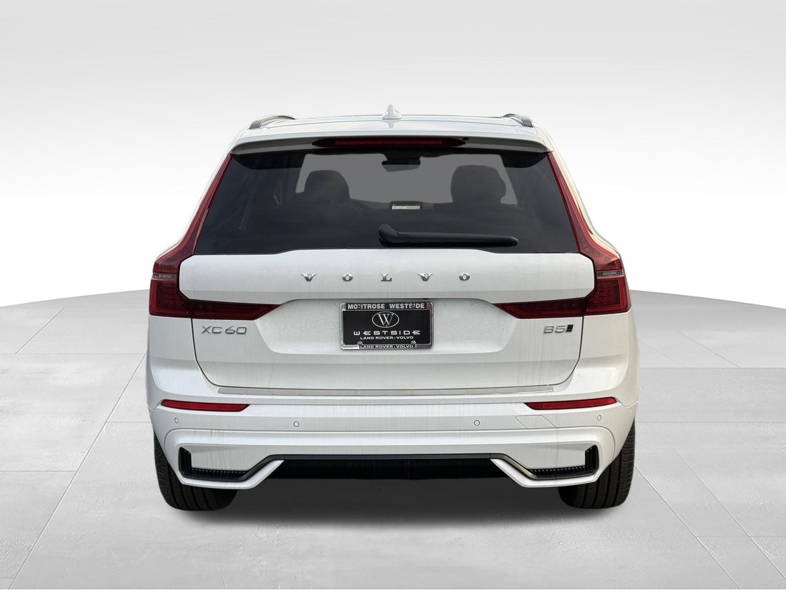 New 2026 Volvo XC60 B5 Ultra w/ Protection Package Premier AWD/4WD image 4