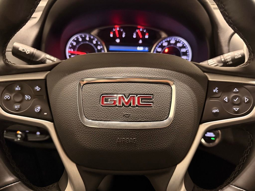 Used 2024 GMC Terrain SLT image 17