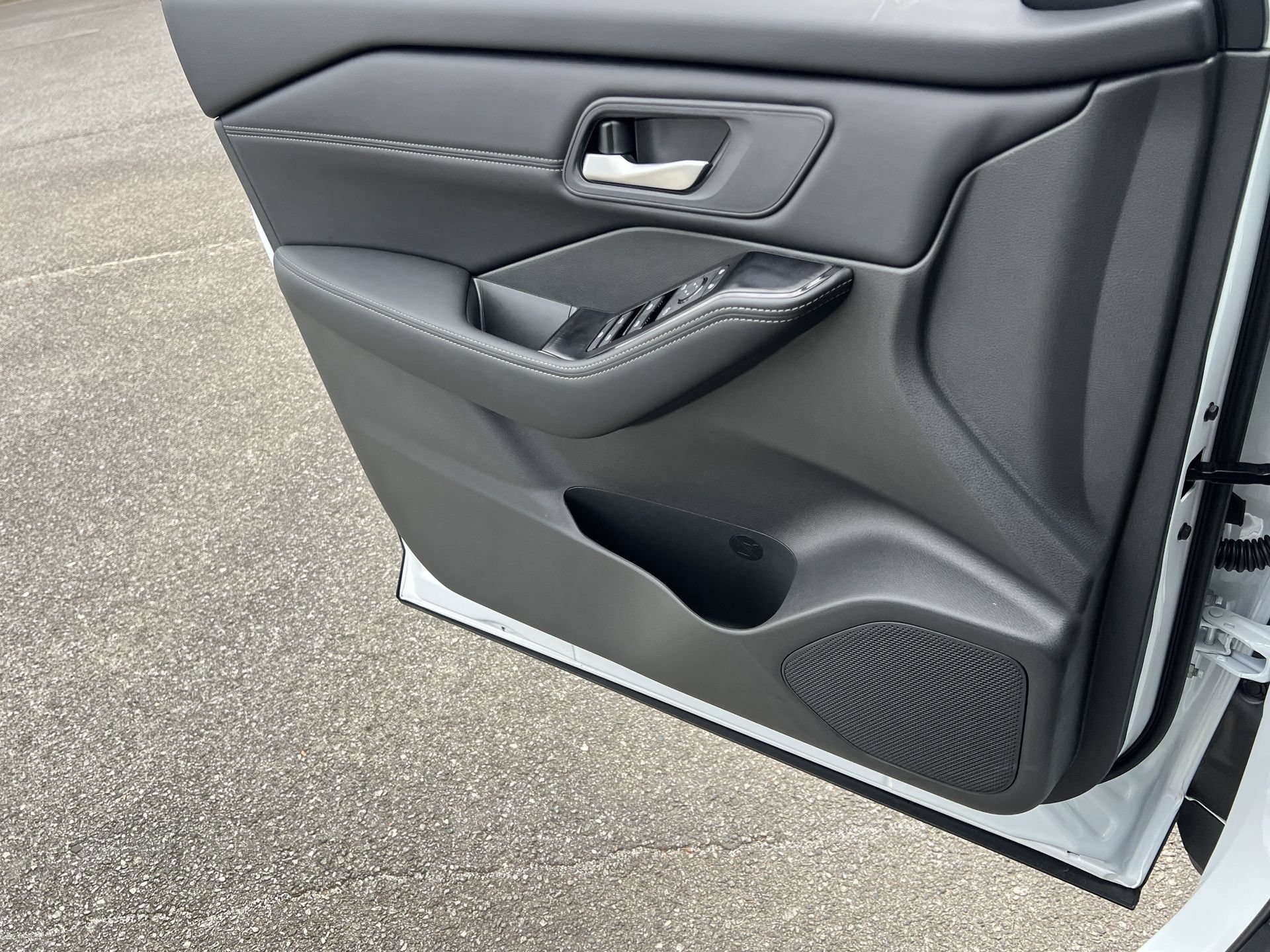 New 2026 Nissan Rogue Dark Armor FWD image 13