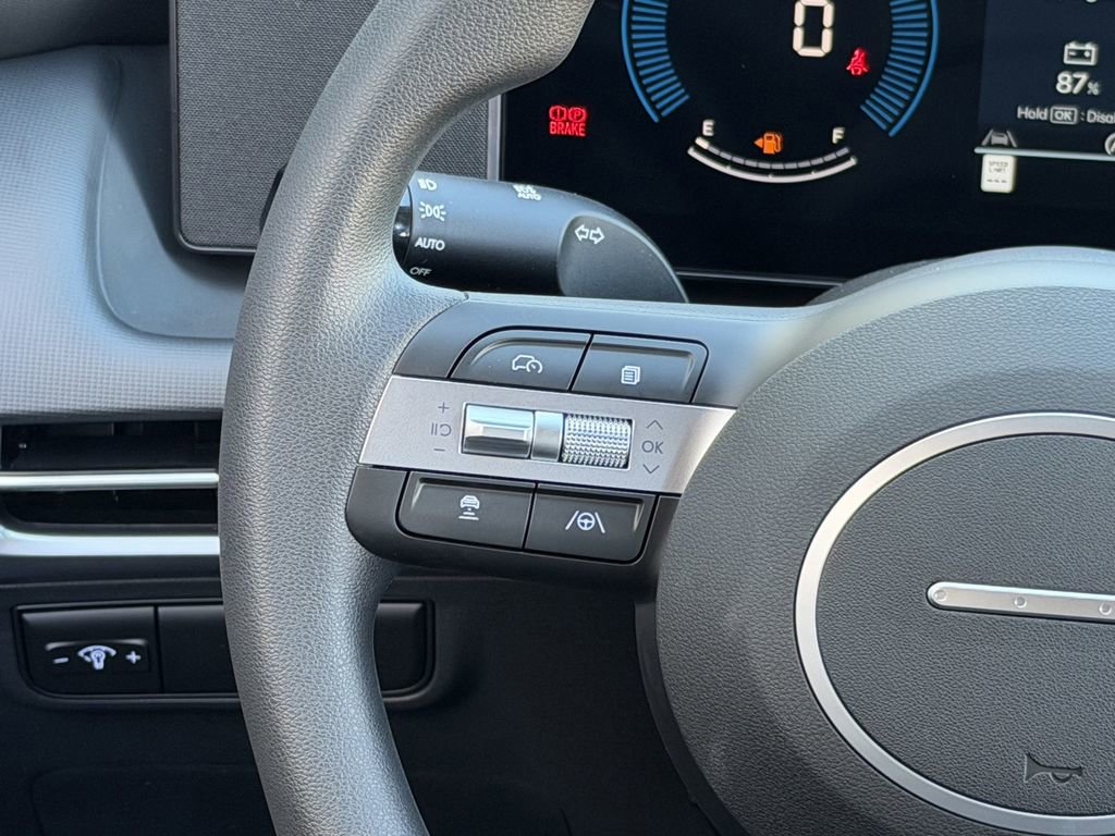 New 2026 Hyundai Tucson SE image 13