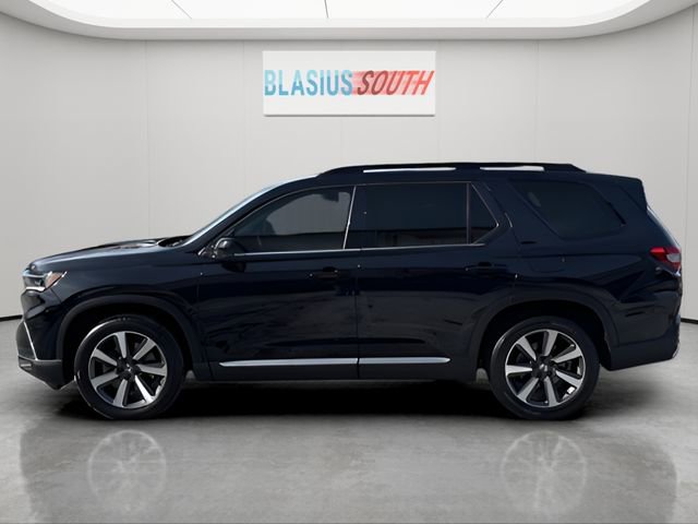 Used 2023 Honda Pilot Touring image 6