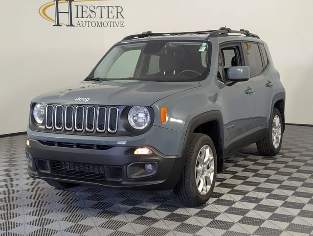 Used 2017 Jeep Renegade Latitude w/ Popular Equipment Group AWD/4WD image 4