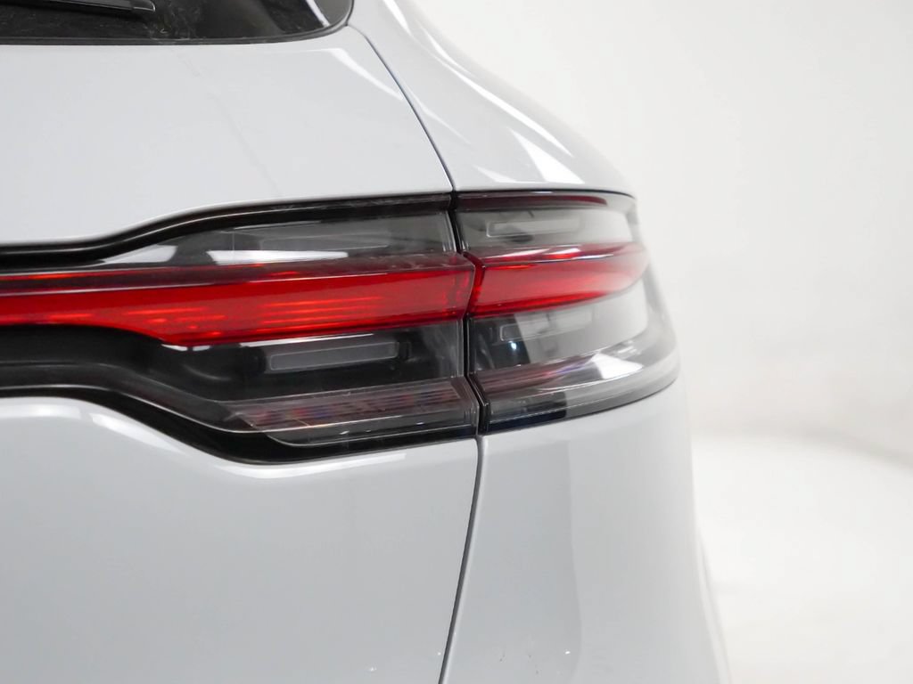 Certified 2026 Porsche Macan S AWD/4WD image 12