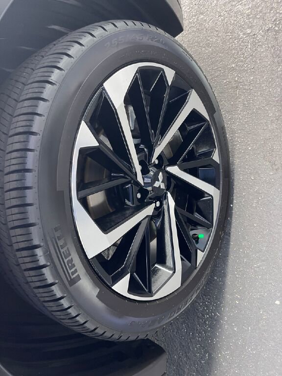 Used 2024 Mitsubishi Outlander SE image 32