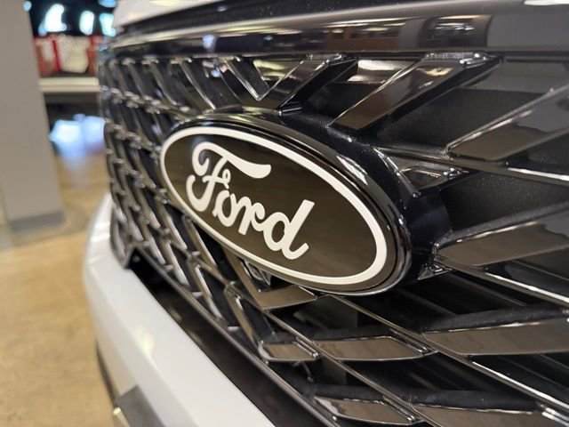 New 2025 Ford Maverick Lariat w/ Black Appearance Package image 9