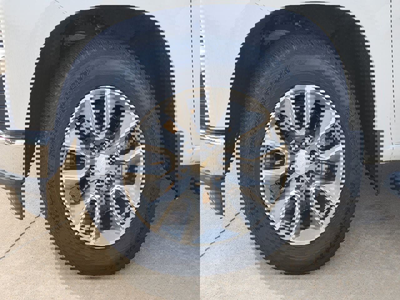 Used 2020 Chevrolet Silverado 1500 LT w/ Texas Edition RWD image 11