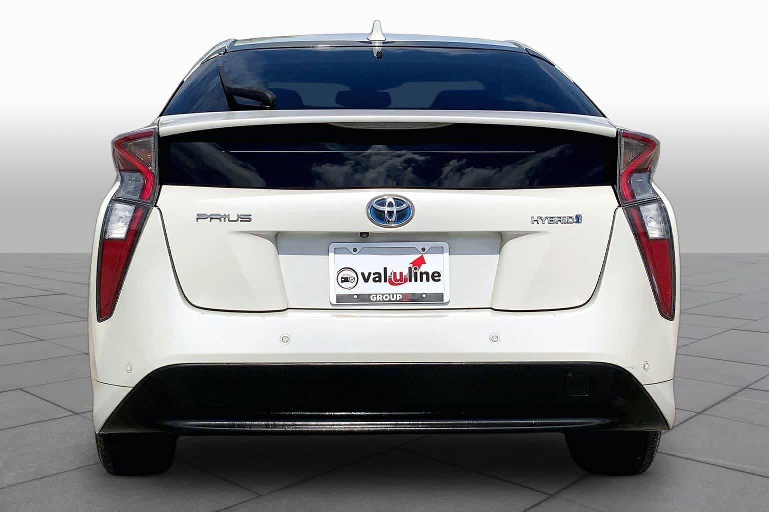 Used 2017 Toyota Prius Four w/ Advanced Technology Package FWD image 5