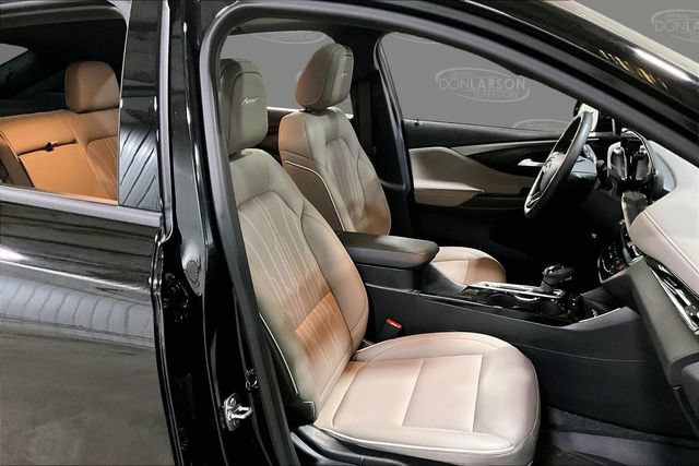 Certified 2025 Buick Envista Avenir FWD image 15
