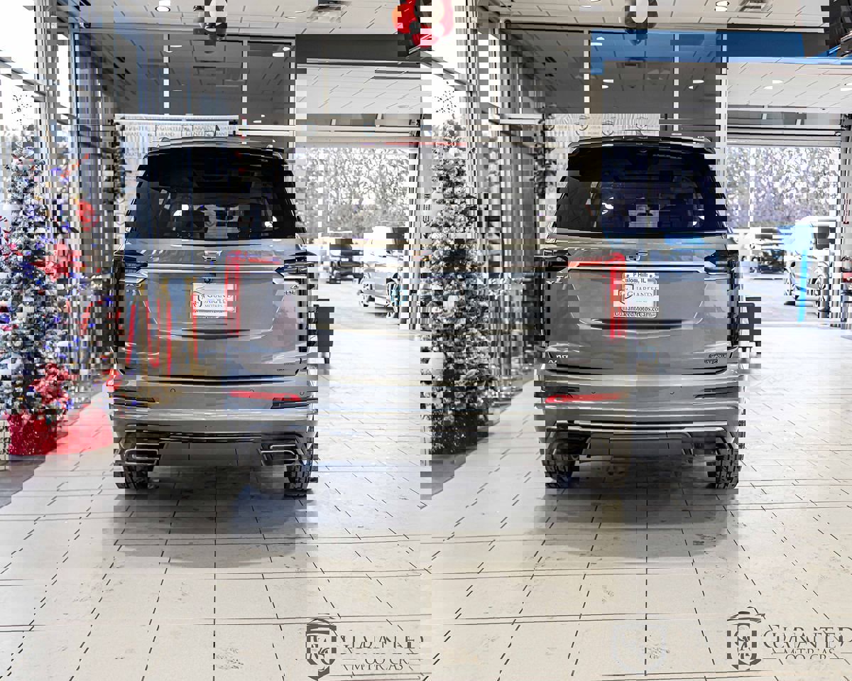 Used 2022 Cadillac XT6 Premium Luxury image 13