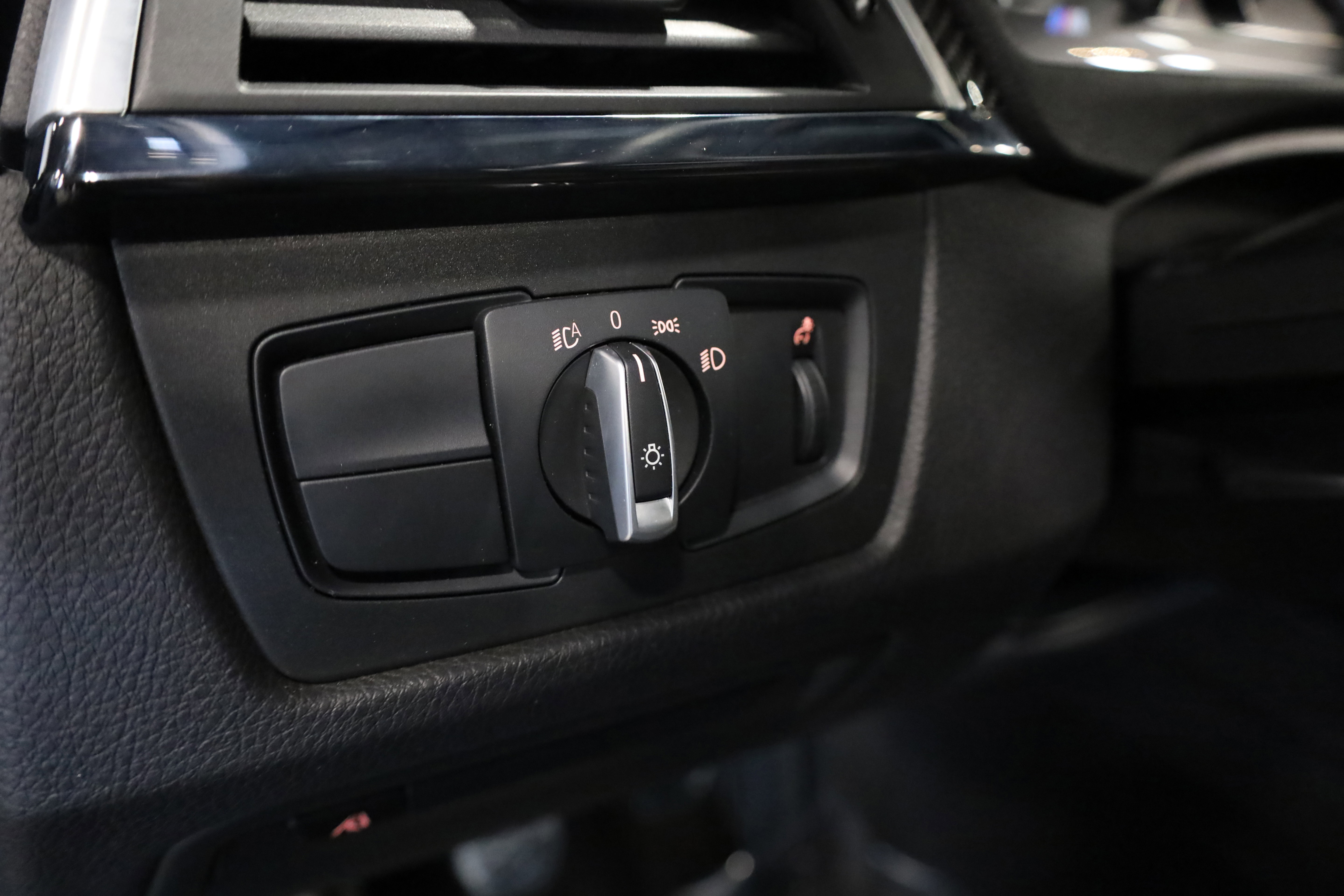 Used 2018 BMW M3 w/ Executive Package image 19