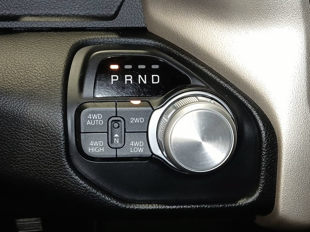 Used 2019 RAM 1500 Laramie AWD/4WD image 17
