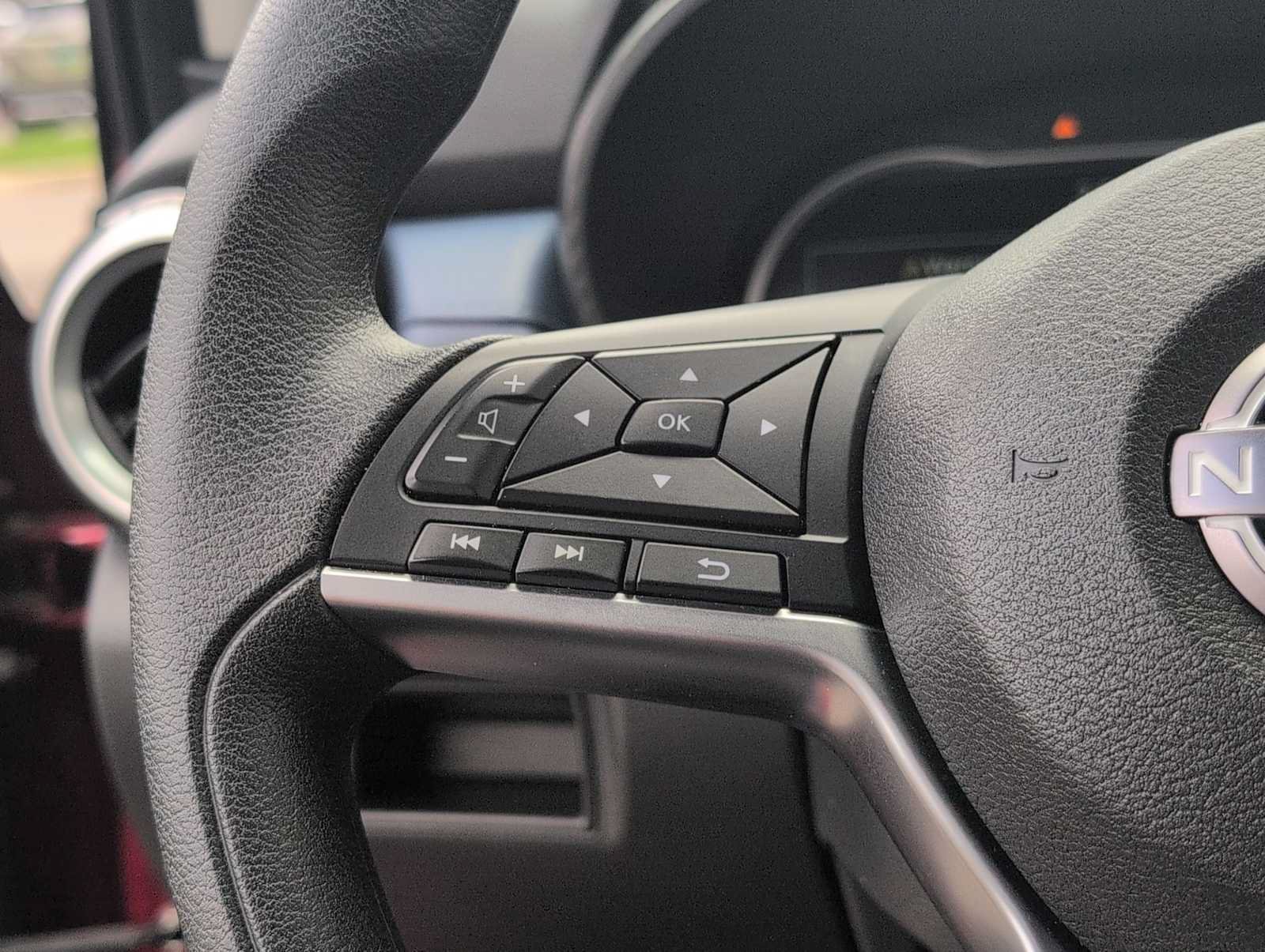 Used 2025 Nissan Versa SV FWD image 21