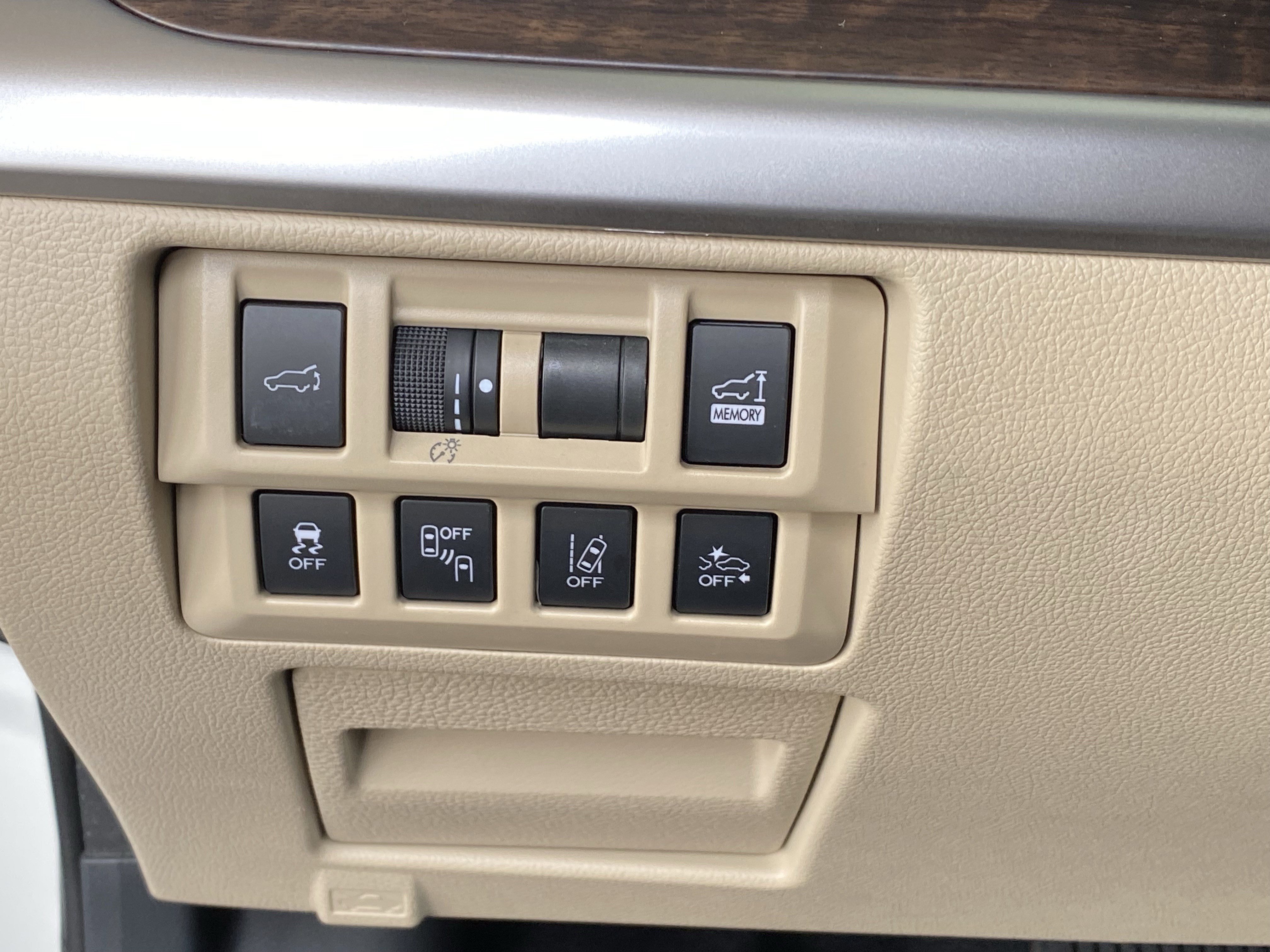 Used 2018 Subaru Outback 3.6R Limited AWD/4WD image 34