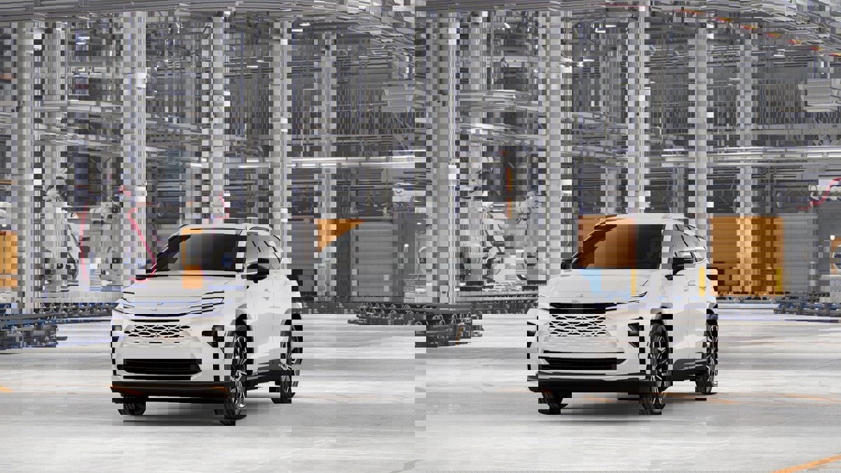 New 2026 Toyota Crown Signia AWD/4WD image 1