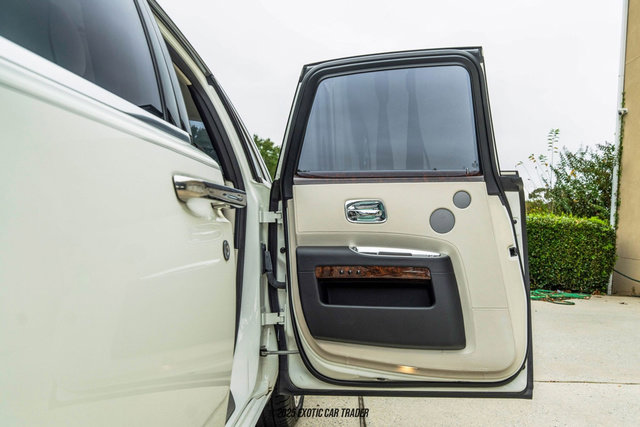 Used 2015 Rolls-Royce Ghost image 69