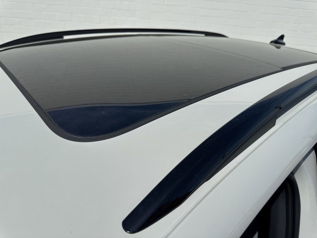 Certified 2026 Volkswagen Tiguan SE R-Line image 32