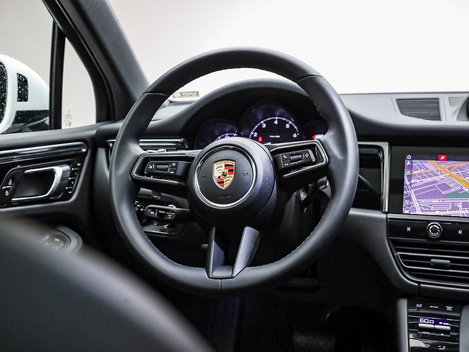 Certified 2026 Porsche Macan AWD/4WD image 16