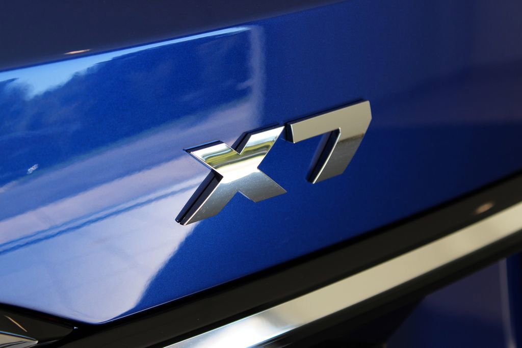 Used 2025 BMW X7 M60i AWD/4WD image 49