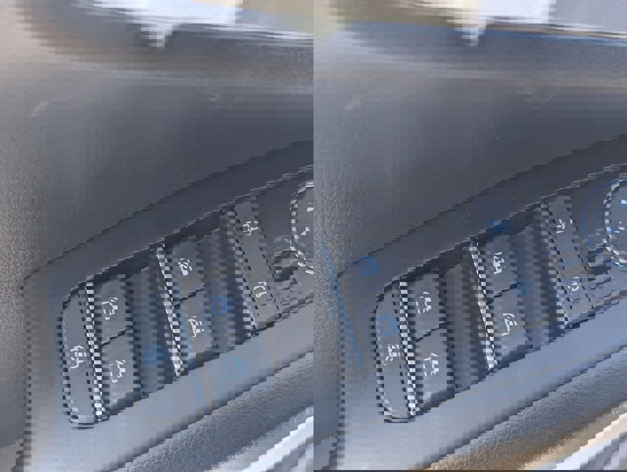 Used 2025 Kia Soul S FWD image 16