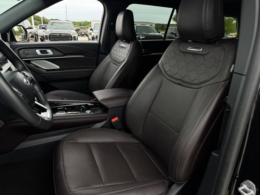 Used 2025 Ford Explorer Platinum w/ LUX Leather Package image 25