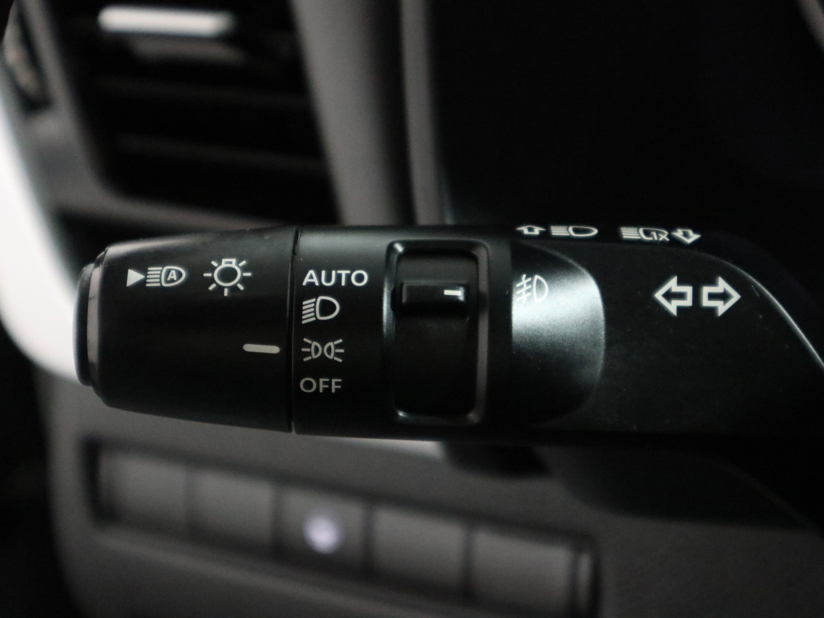 Used 2021 Nissan Rogue SL AWD/4WD image 30