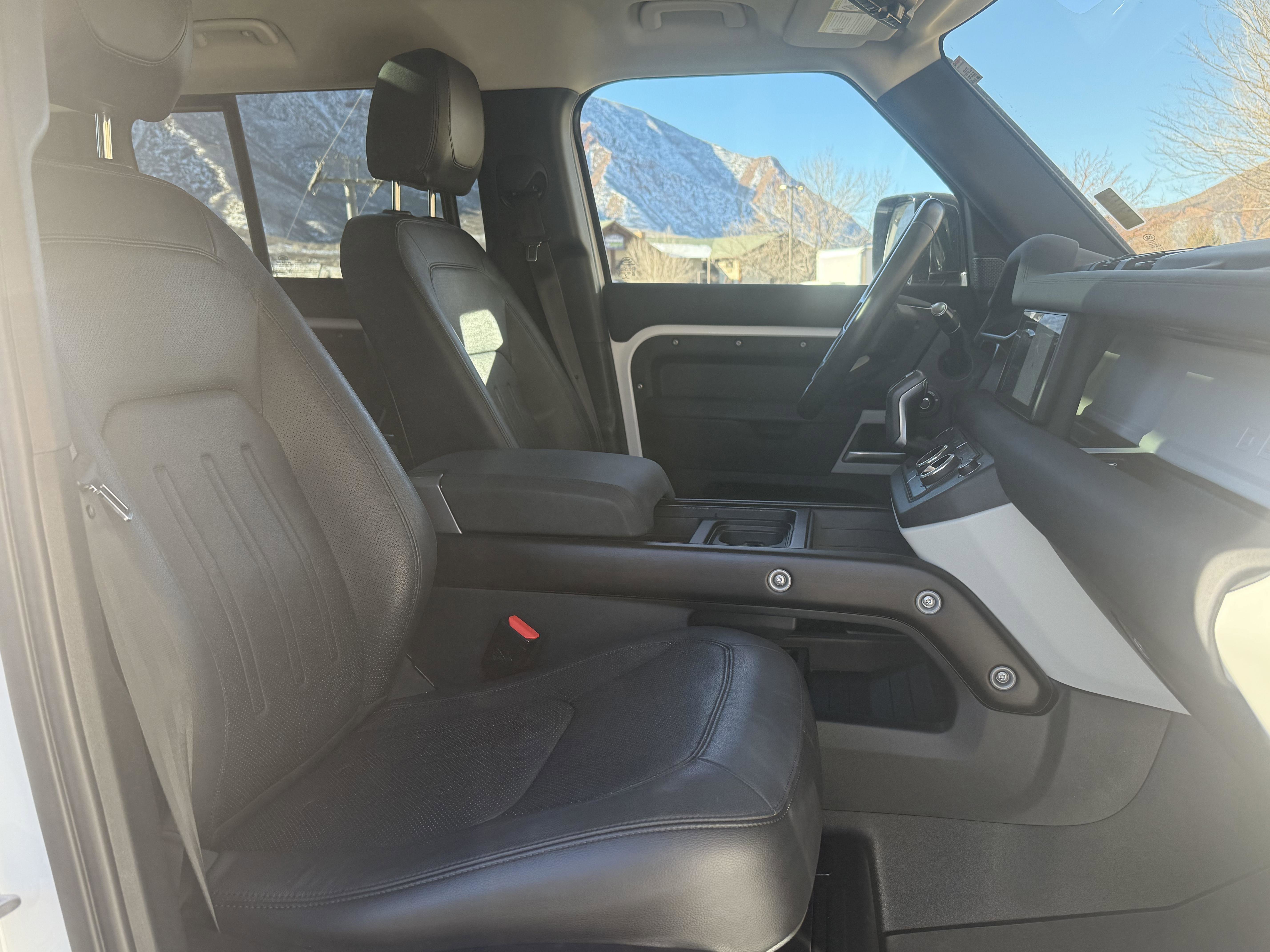 Certified 2022 Land Rover Defender 110 SE image 43