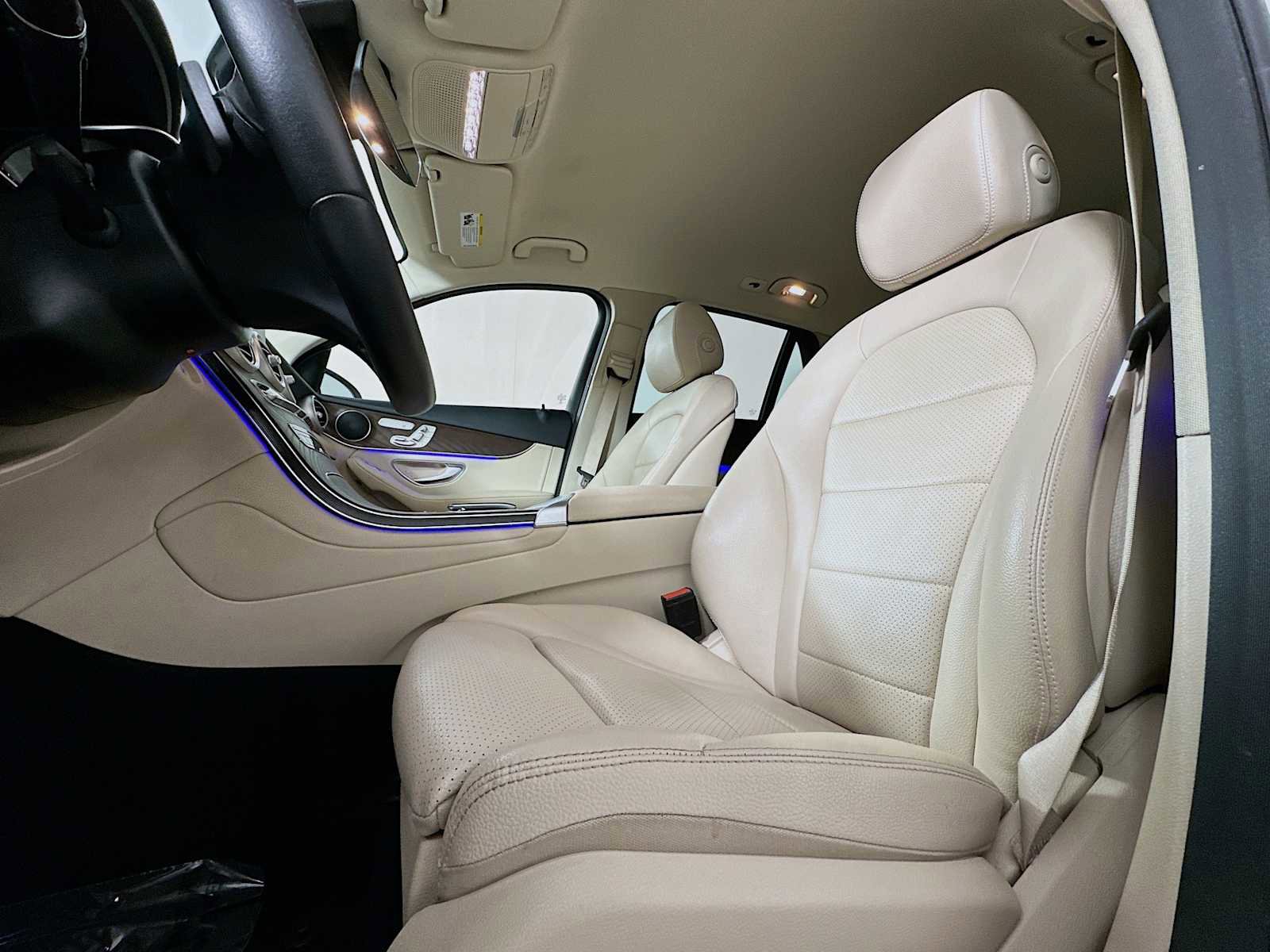 Used 2021 Mercedes-Benz GLC 300 GLC 300 image 19