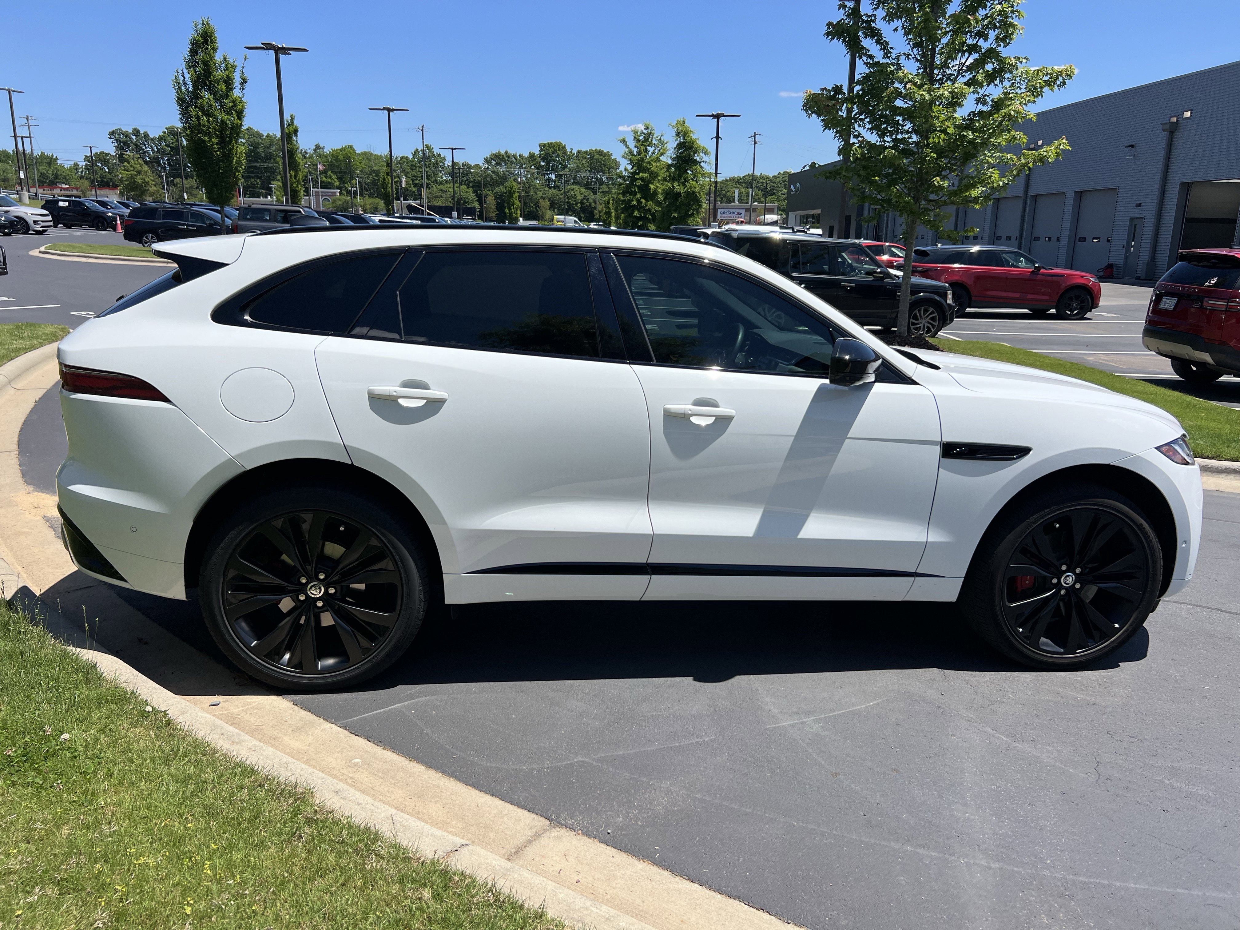 Used 2026 Jaguar F-PACE R-Dynamic S AWD/4WD image 8