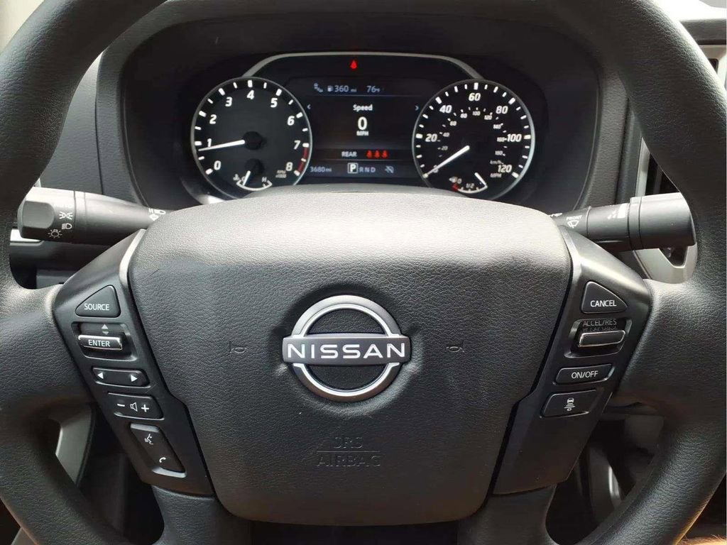 Used 2025 Nissan Frontier SV image 14