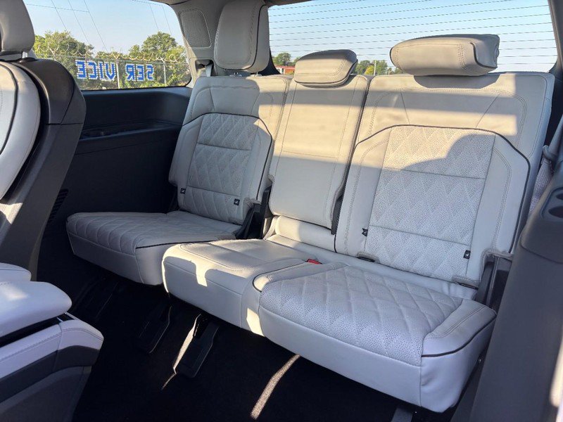 New 2027 Lincoln Navigator Black Label AWD/4WD image 11