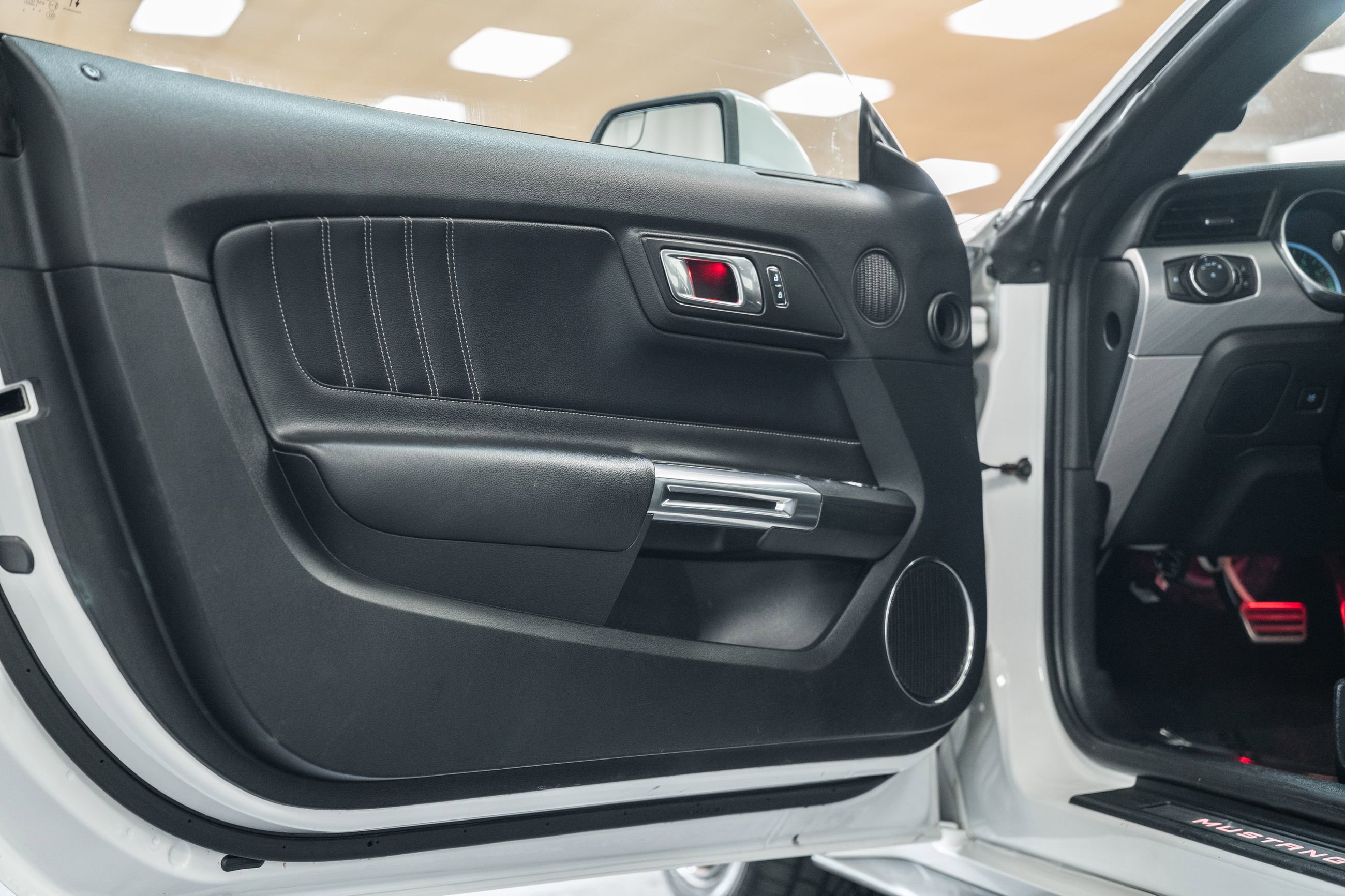 Used 2020 Ford Mustang Premium image 44