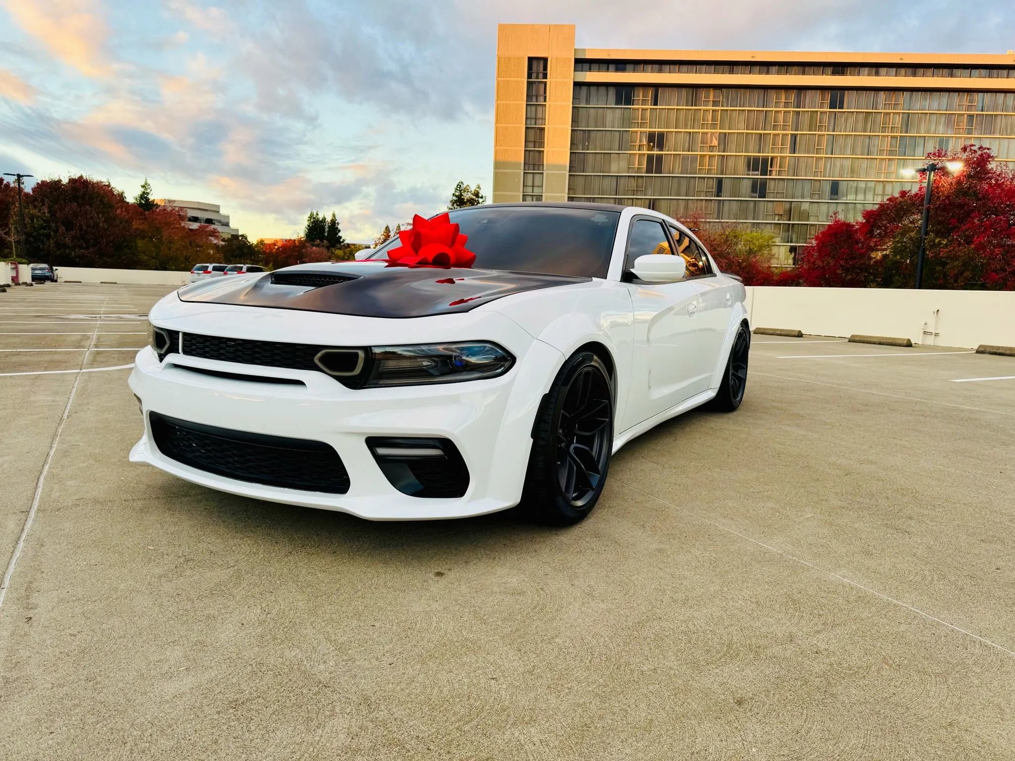 Used 2017 Dodge Charger R/T RWD image 21