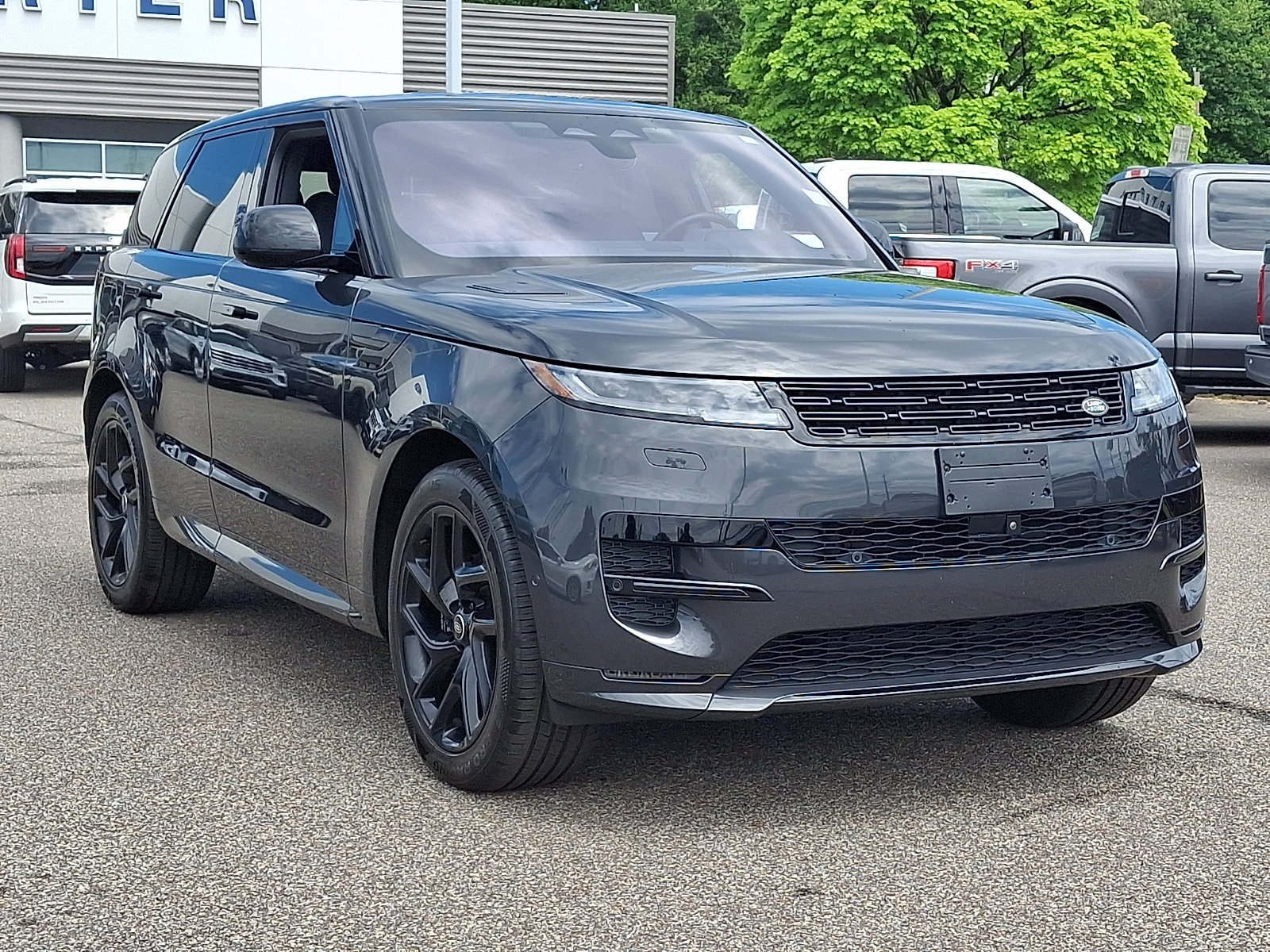Used 2023 Land Rover Range Rover Sport SE Dynamic AWD/4WD image 2