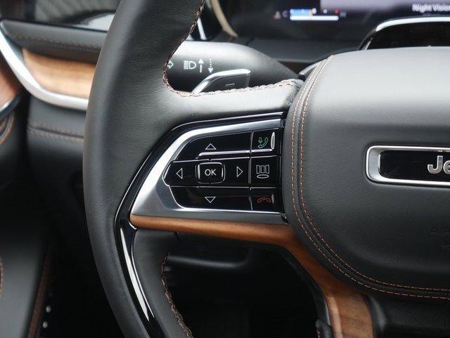 New 2025 Jeep Grand Cherokee Summit image 22
