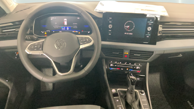New 2027 Volkswagen Jetta SE FWD image 10