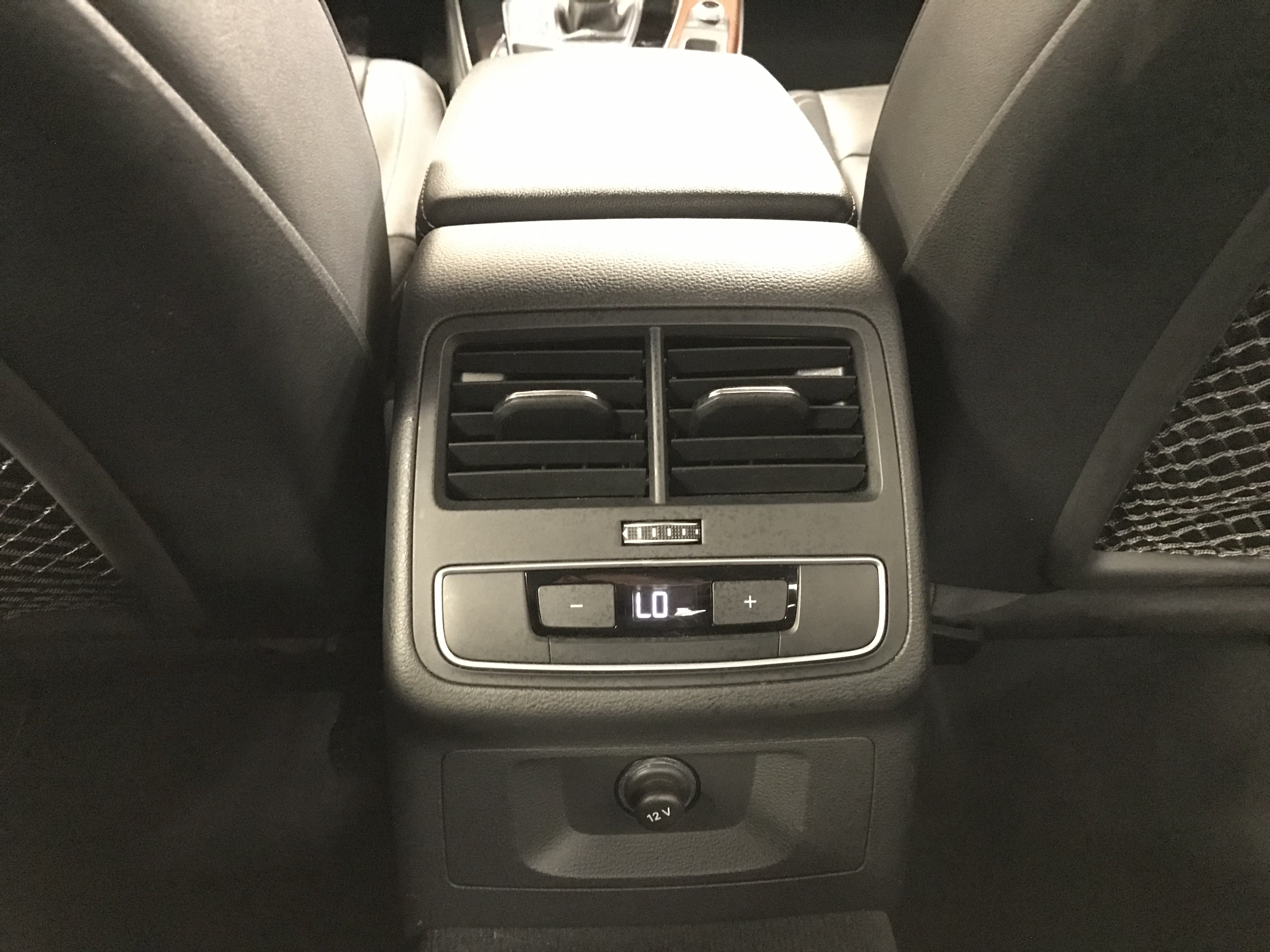 Used 2023 Audi A4 2.0T Premium w/ Convenience Package AWD/4WD image 15
